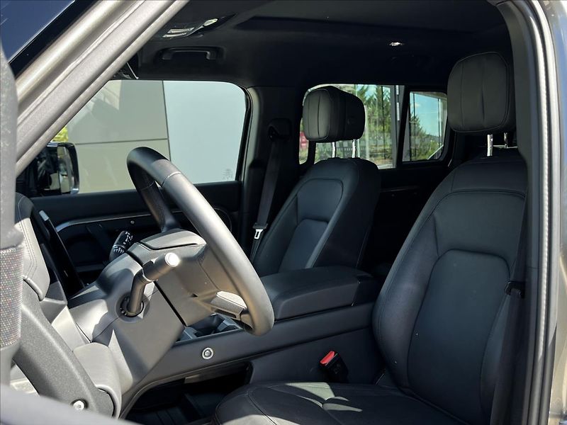 Land Rover Defender (2026) 130 D350 X AWD / 7 MÍST* - fotka 14 z 59
