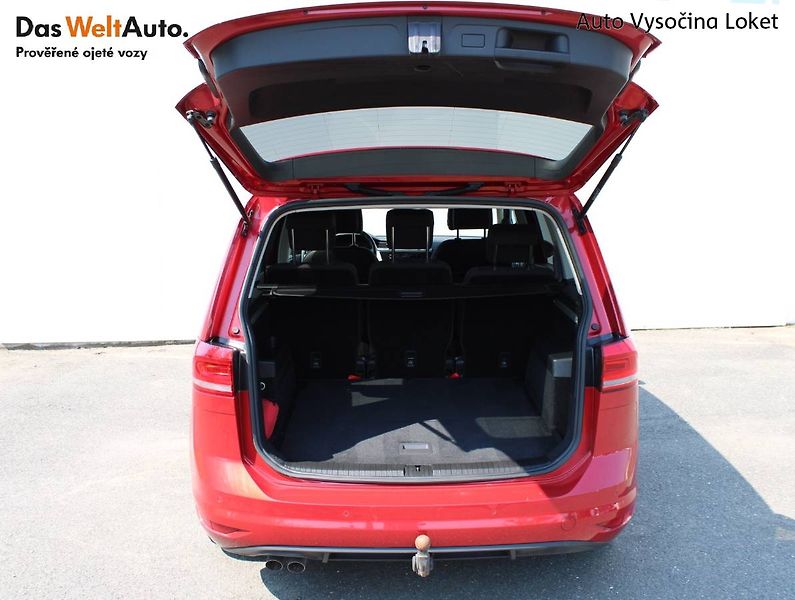 Volkswagen Touran (2022) 2.0 TDI 110kW DSG tažné - fotka 33 z 35
