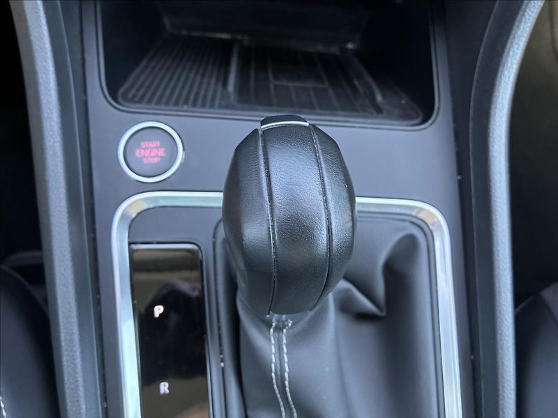 Seat Ateca 2,0 TDI 4X4 TAŽNÉ KAMERA - fotka 19 z 39