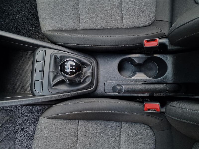 Kia Stonic 1.2 DPI 62kW Comfort,ČR,1.Maj - fotka 33 z 47