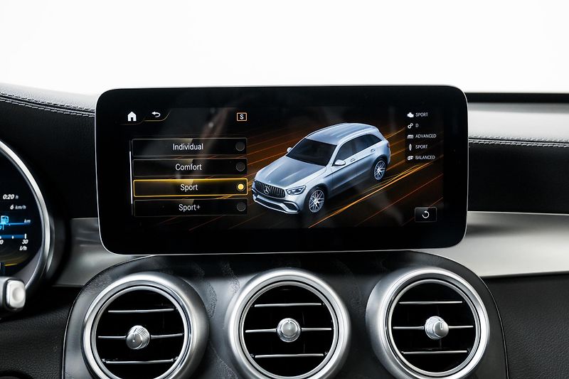 Mercedes-Benz GLC 63S 4M*Aerodymic AMG - fotka 24 z 51