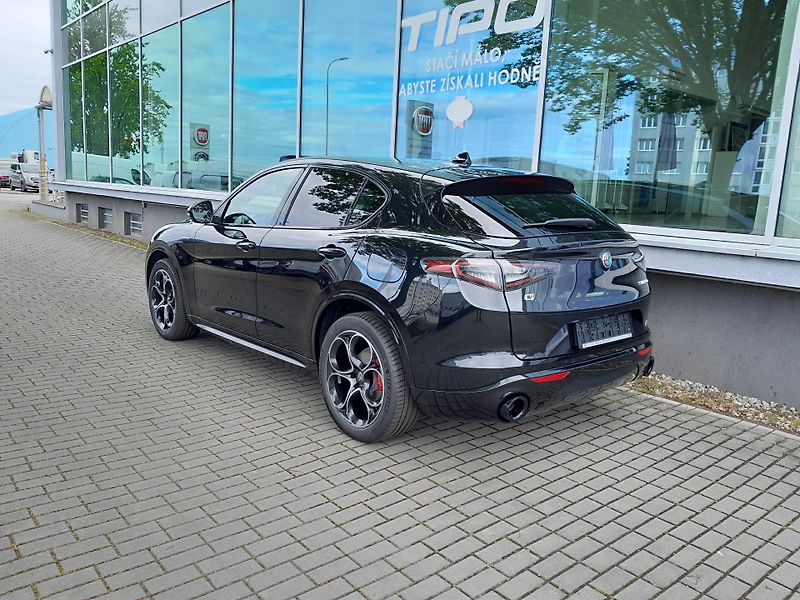Alfa Romeo Stelvio (2026) Veloce 4x4 2,2 MTJ  210PS - fotka 4 z 33