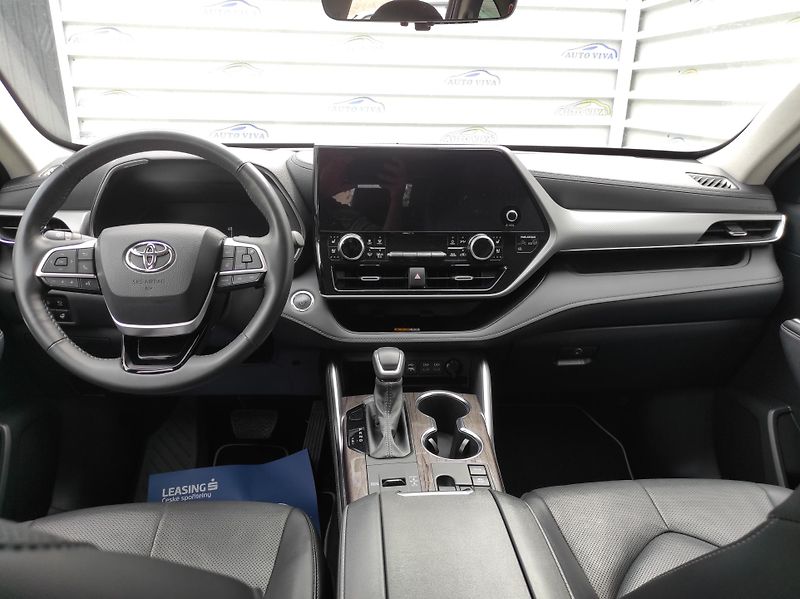 Toyota Highlander 2.5e-CVT HEV 7míst, AWD - fotka 16 z 59