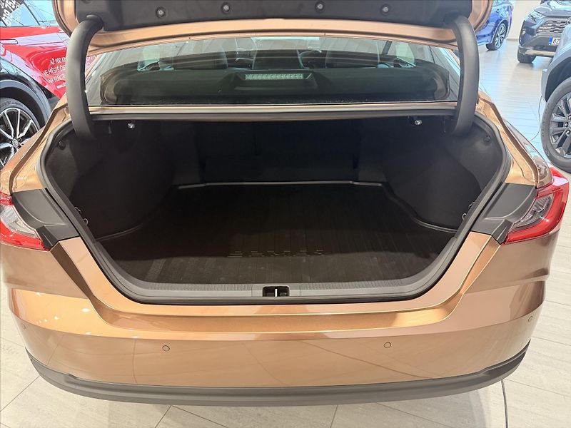 Toyota Camry (2025) 2,5 Hybrid 230k - Prestige - fotka 8 z 12