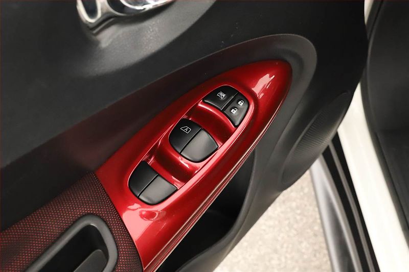 Nissan Juke (2012) 1.6 i, Automat, Navi, Tempomat - fotka 13 z 16