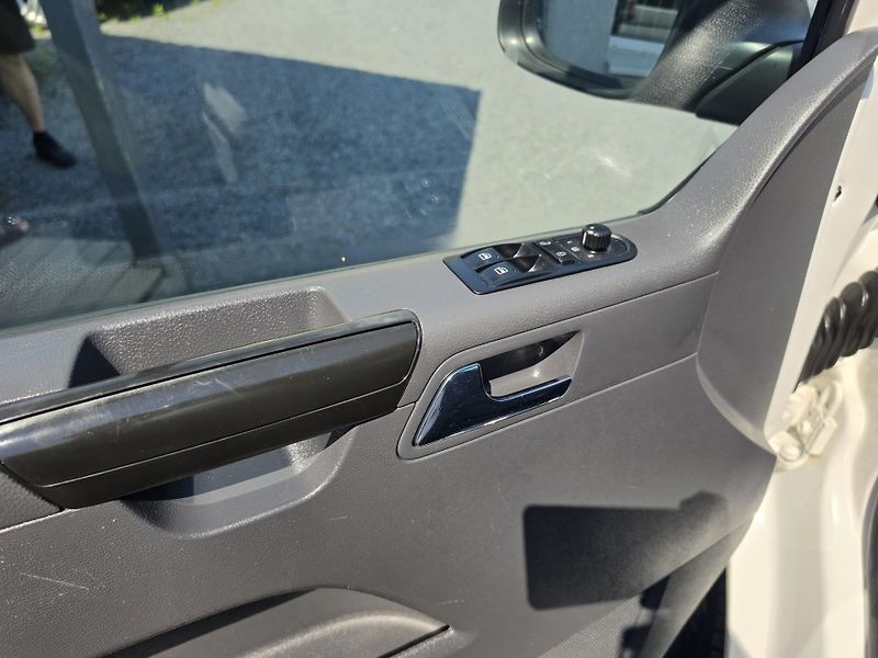 Volkswagen Multivan 2.0 TDI 103kw 7 Míst  TZ  - fotka 14 z 37