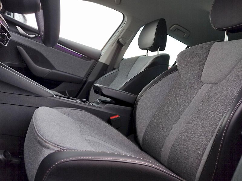 Škoda Octavia (2024) combi Top Selection  2,0 Tdi 1 - fotka 24 z 39