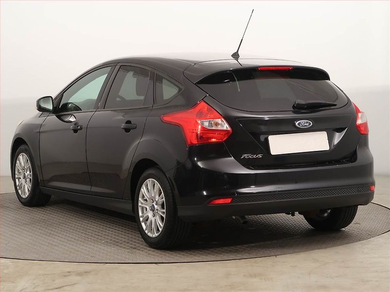 Ford Focus (2012) 1.6 i, Vyhř. sedaček - fotka 4 z 14