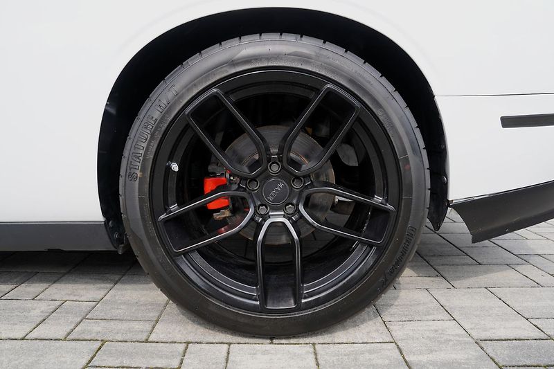 Dodge Challenger 5.7L V8 Hemi/Shaker/kůže/375 P - fotka 19 z 41