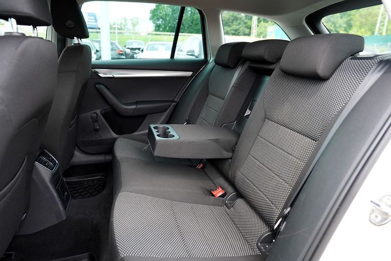 Škoda Octavia III  2.0TDi 135 kW DSG 4x4 ČR - fotka 16 z 41