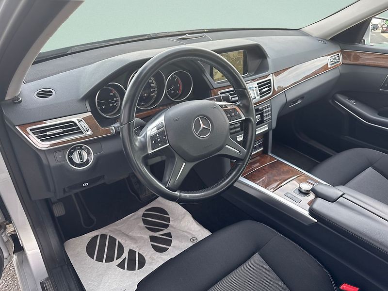 Mercedes-Benz Třídy E 350 BlueTec 4MATIC - fotka 9 z 19