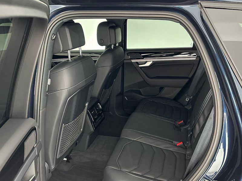 Volkswagen Touareg R-Line 4MOT - fotka 8 z 33