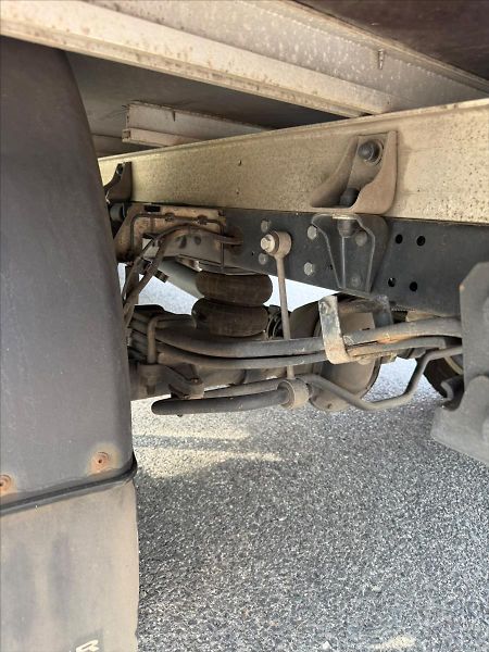 Iveco Daily 3,0 35S18HA8 PLACHTA 10 PALETA - fotka 14 z 37