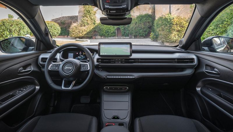 Jeep Avenger (2026) 85th Anniversary e-Hybrid - fotka 6 z 7