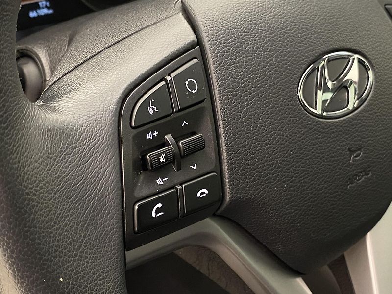 Hyundai Tucson 2.0CRDi 4x4 AUT PREMIUM CZ - fotka 19 z 64