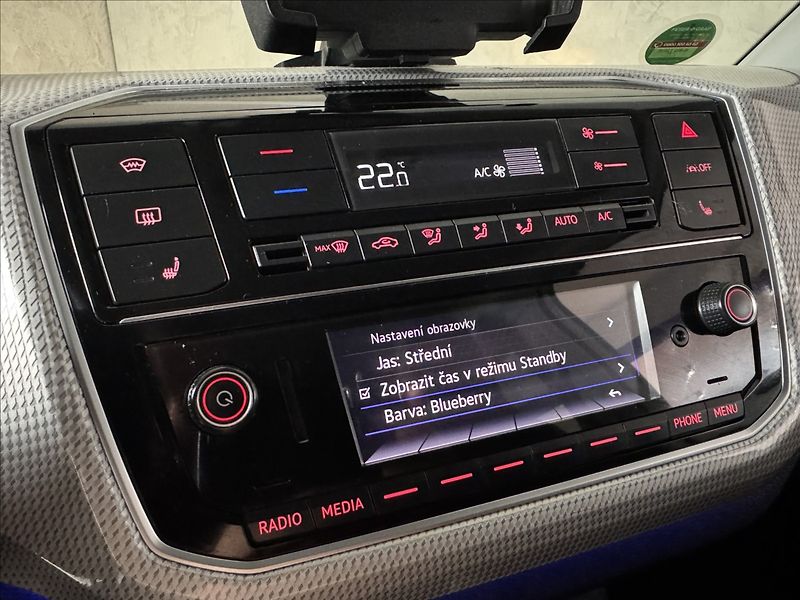 Volkswagen e-up! 61kW Move LED Kamera APP - fotka 27 z 40