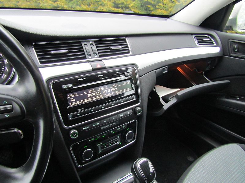 Škoda Superb (2011) 1.6 TDI 77kW - fotka 39 z 45