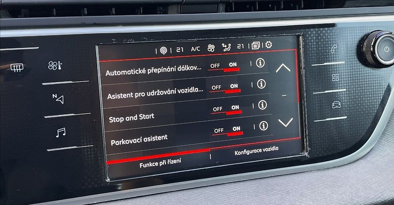 Citroën C4 Picasso 1,6 i,121kW,7míst - fotka 16 z 31
