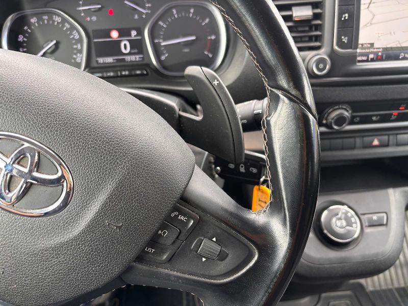 Toyota ProAce Verso 2.0 D-4D L0 Shuttle AT - fotka 16 z 22