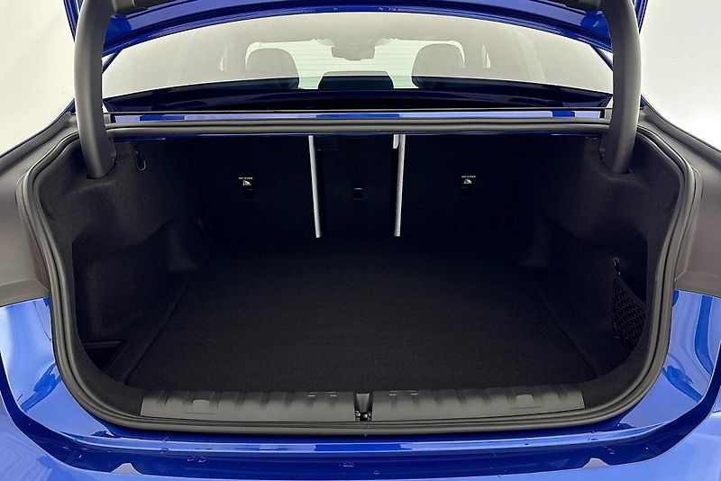 BMW i3 50 xDrive Sedan - fotka 9 z 27