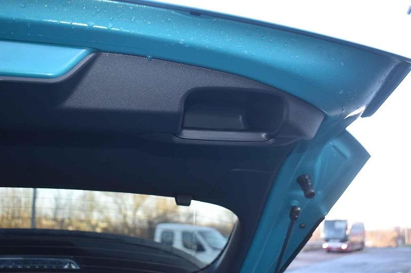 Opel Mokka je stále jedno z nejhezčích malých SUV.