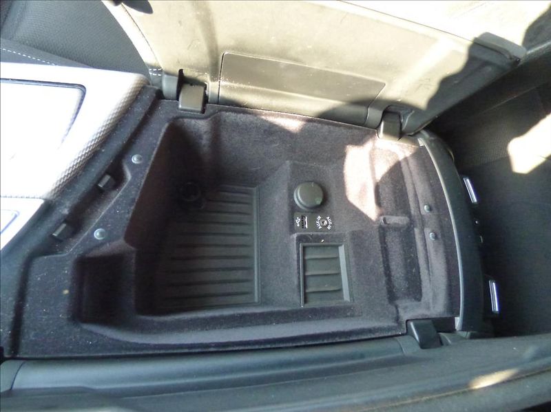 BMW Řada 5 2,0 525xd  M-Paket - fotka 16 z 42