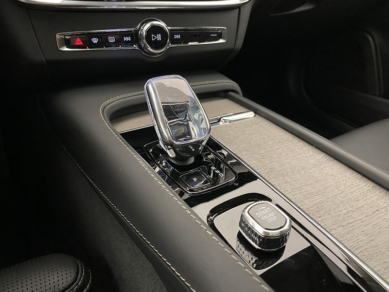 Volvo V90 CC B6 AWD BRIGHT PLUS AUT CZ - fotka 24 z 63