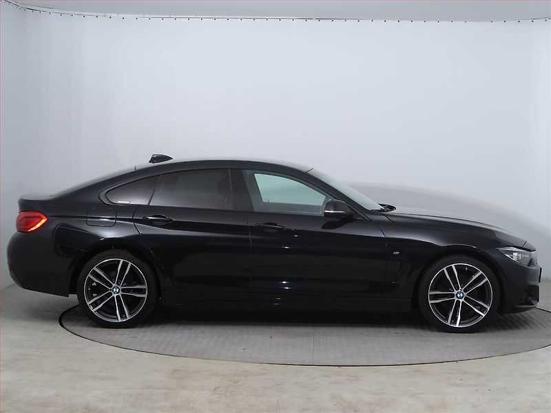 BMW Řada 4 (2017) M Paket 430i xDrive - fotka 6 z 13