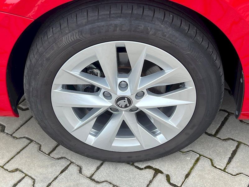 Škoda Octavia (2024) Top Selection 1.5TSi 110kW 6° - fotka 30 z 30