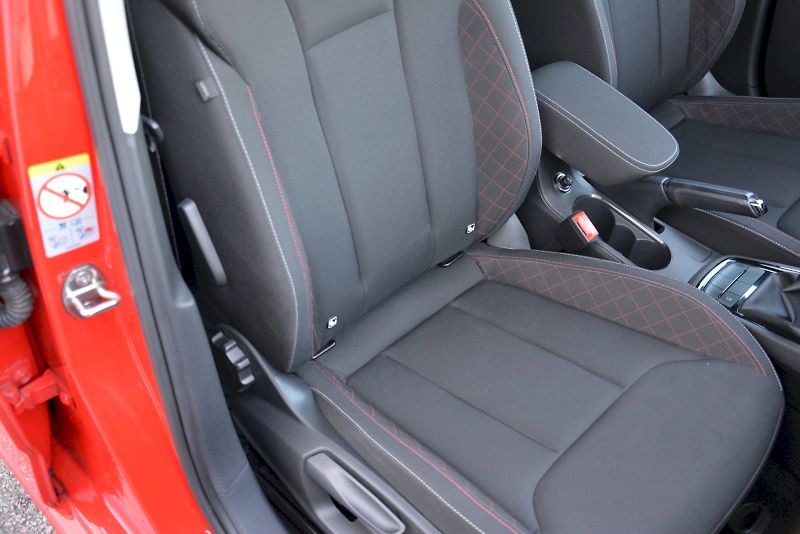 Škoda Scala (2020) 1.0 TSI 85 KW Ambition 125 LET - fotka 14 z 25