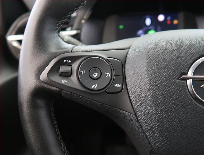 Opel Corsa (2022) 50 kWh, SoH 94%, Automat - fotka 16 z 23