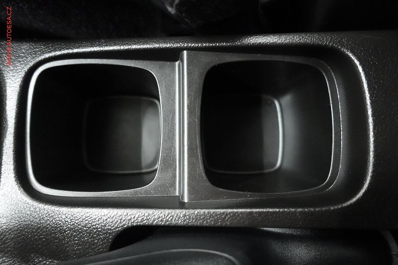 Suzuki Vitara (2016) 1.6 DDiS 4x4, AC, TZ, navi - fotka 22 z 25