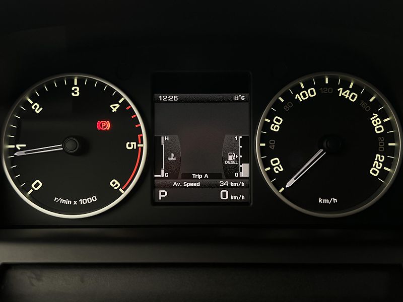 Land Rover Discovery 2.7 TDV6 S AWD AUT CZ - fotka 25 z 33