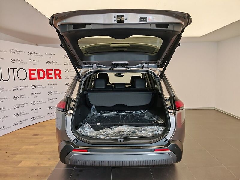 Toyota RAV4 2.5 HEV 4x4 Executive - fotka 8 z 42