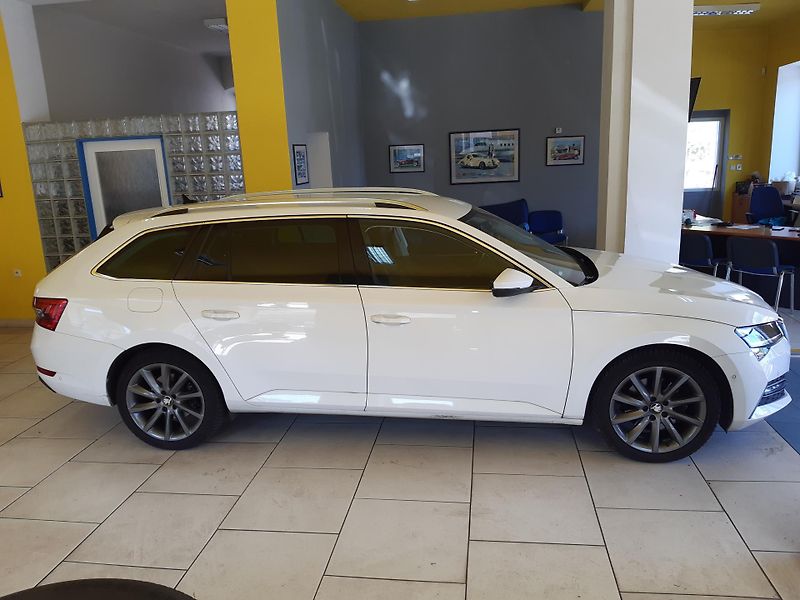 Škoda Superb 2.0 TDI Combi STYLE +  - fotka 7 z 31
