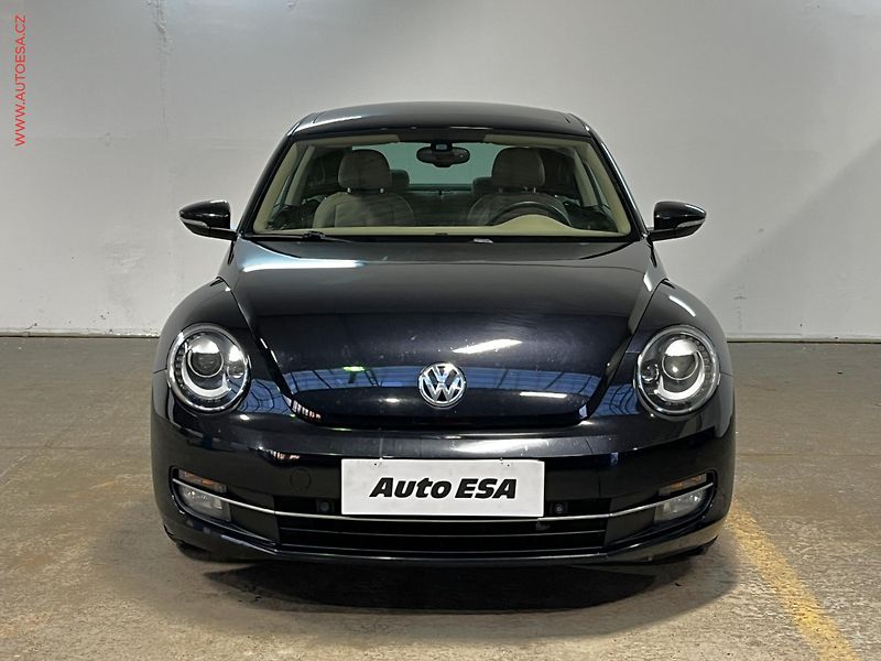 Volkswagen Beetle (2013) 1.6 TDi, ČR, Bixen, AC - fotka 2 z 14