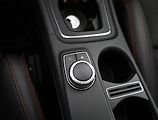 Mercedes-Benz GLA (2017) AMG line 220 d, Automat - náhled 13