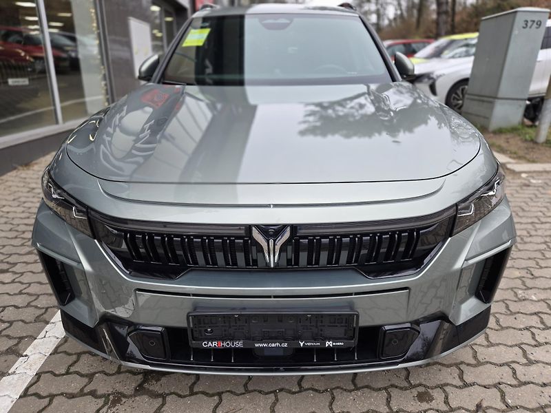 Voyah FREE 318 REV (2025) REV 318 AWD Hybrid - fotka 3 z 18