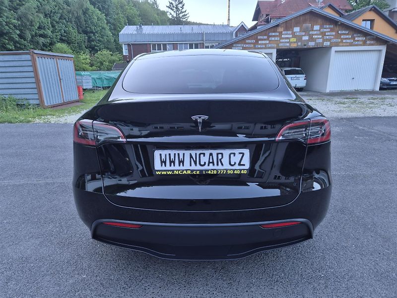 Tesla Model Y RWD 220kw 19ALU SOH 95% - fotka 8 z 49