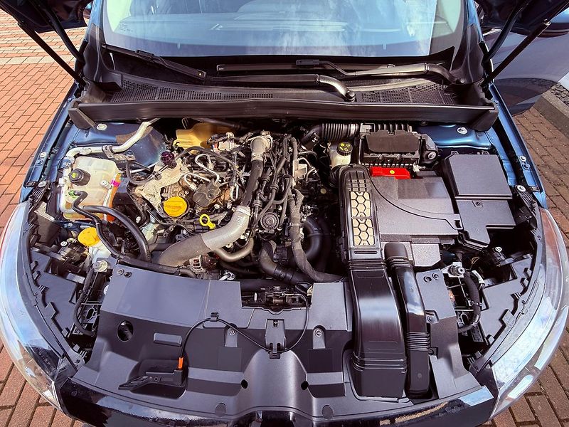 Renault Mégane 1.3 TCe EDC, Bose, Navi, TOP - fotka 27 z 28