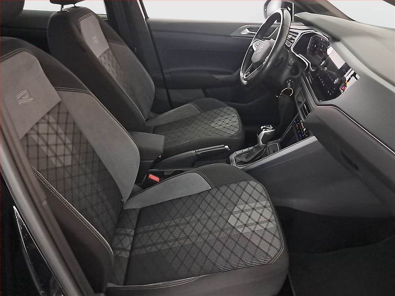 Volkswagen Taigo (2023) R-Line 1.5 TSI - fotka 9 z 19