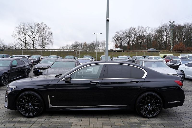 BMW Řada 7 740d xDrive/9AT/Lasery/Mpaket - fotka 3 z 50
