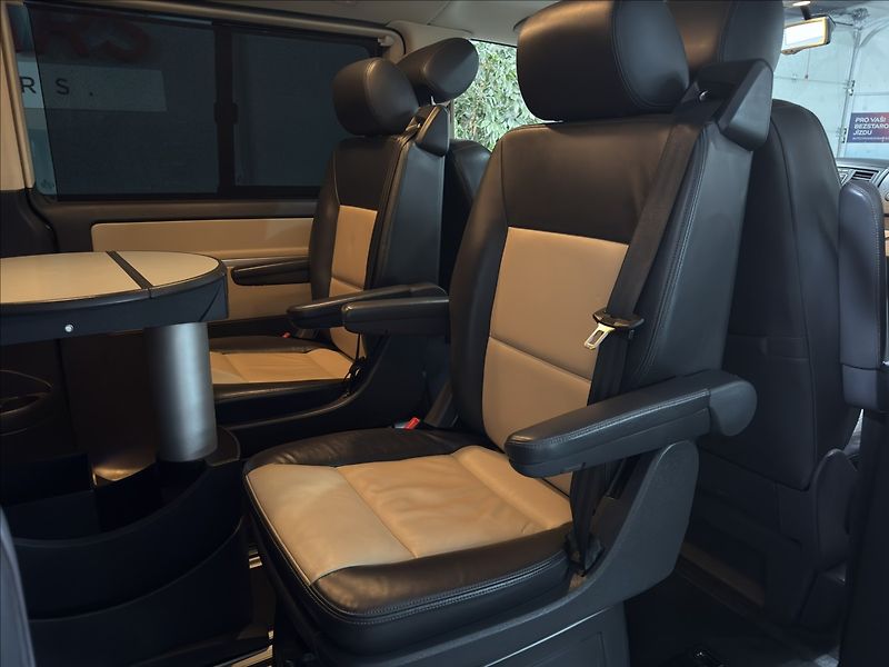 Volkswagen Multivan 2,0   TDI DSG 4M INDIVIDUAL - fotka 25 z 45
