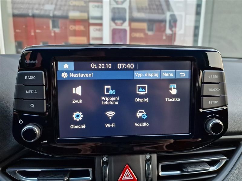 Hyundai i30 1.0 T-Gdi Family Smart Kombi - fotka 25 z 50