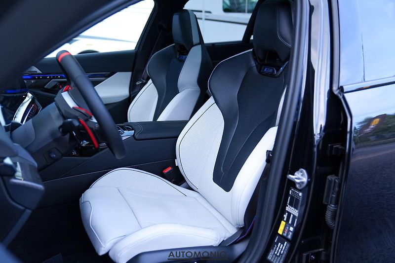 BMW M5 (2026) Touring xDrive M Drive,Pano - fotka 3 z 36