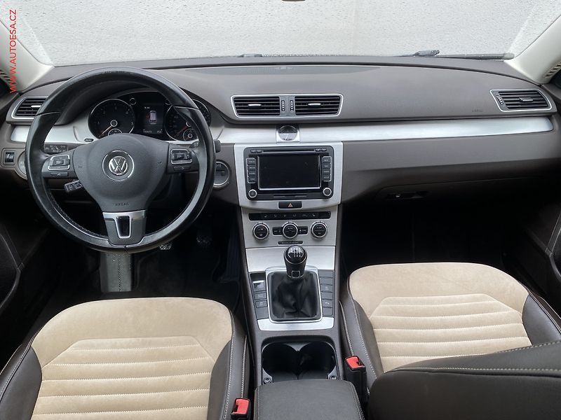 Volkswagen Passat (2014) 2.0 TDi, Highline, bixen, - fotka 8 z 19