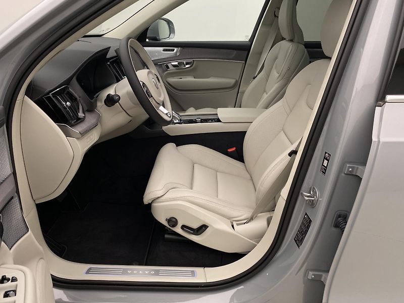 Volvo XC90 (2026) T8 AWD Plug-in BRIGHT ULTRA - fotka 3 z 72