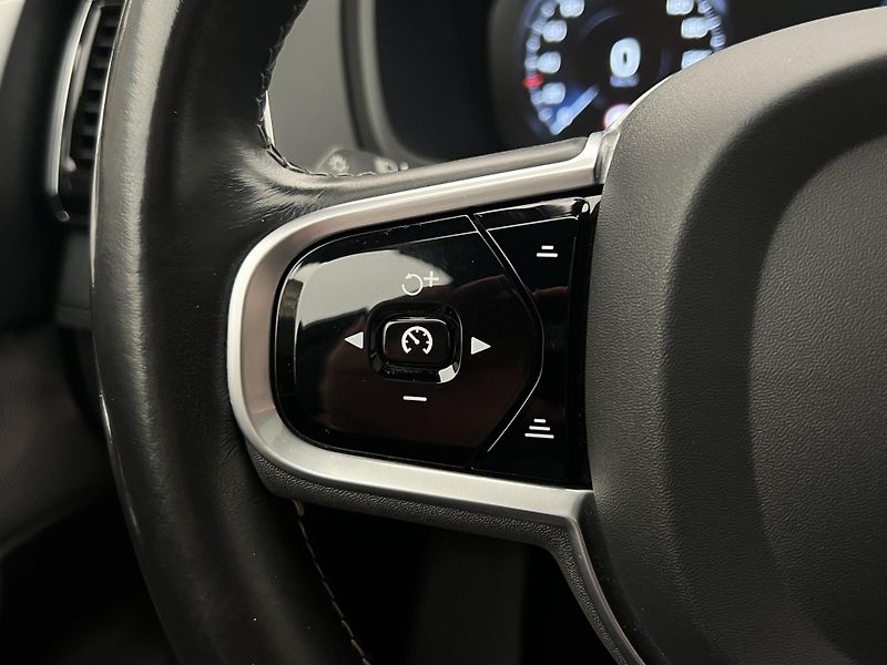 Volvo XC90 B5 AWD INSCRIPTION AUT 7 MÍST - fotka 26 z 50