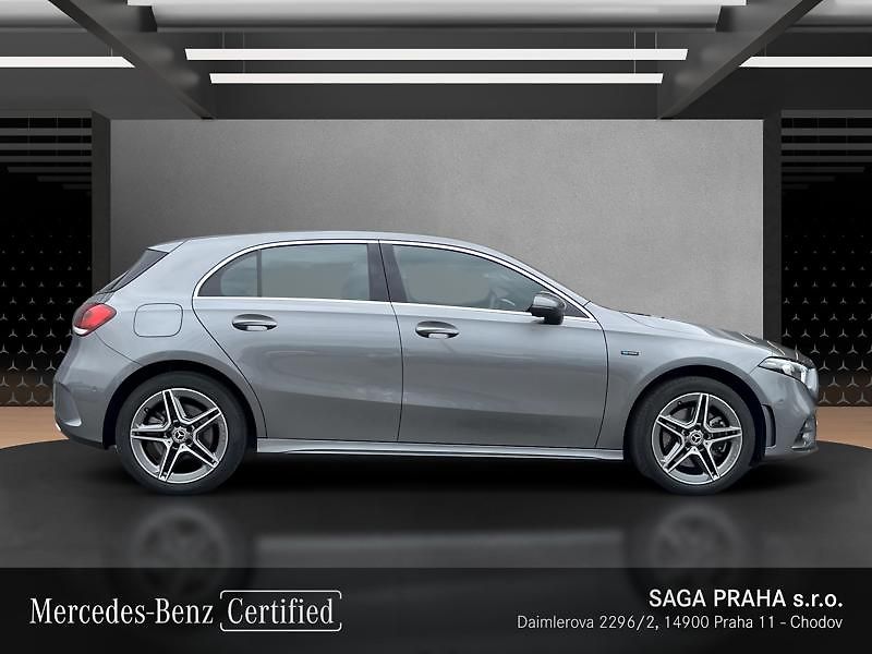Mercedes-Benz Třídy A A-Třída 250e AMG Line - fotka 3 z 18