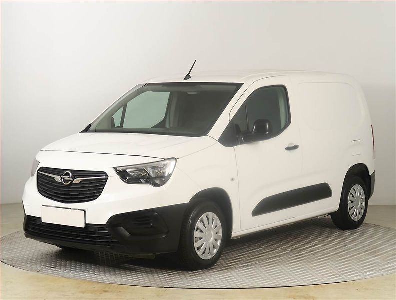 Opel Combo (2022) 1.2 Turbo, ČR, DPH - fotka 2 z 14